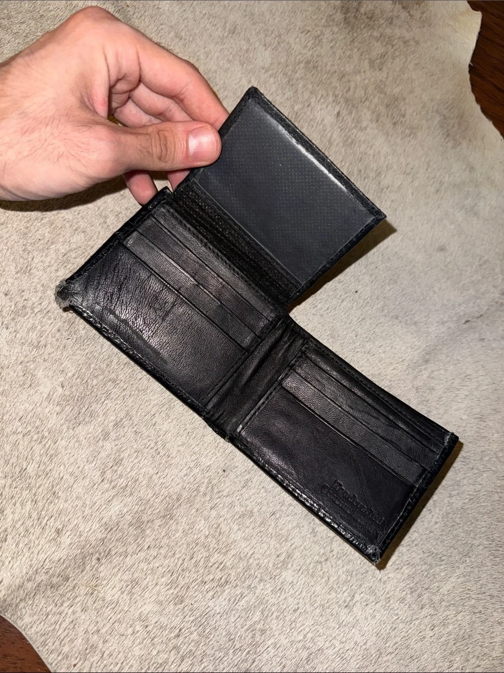 Men's Black Genuine Leather Ostrich Embossed Bifold Wallet